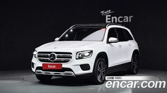 Mercedes-Benz GLB-Class 2021 — Фото 10/20