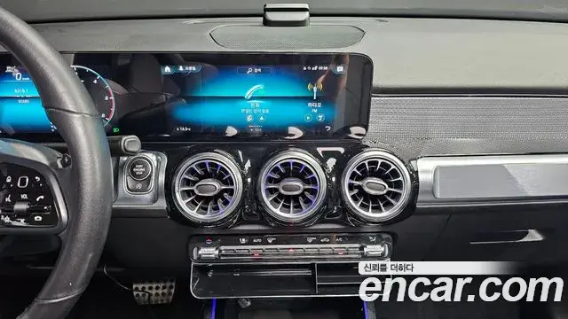 Mercedes-Benz GLB-Class 2021 — Фото 12/20