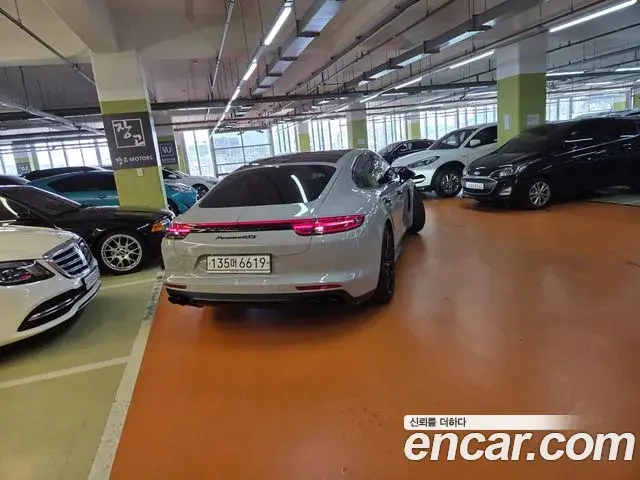 Porsche Panamera 2019 — ფოტო 9/15
