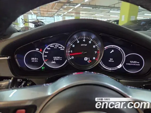 Porsche Panamera 2019 — ფოტო 8/15