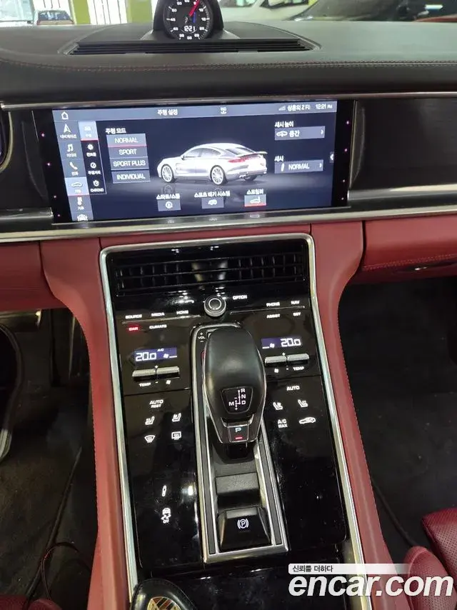 Porsche Panamera 2019 — ფოტო 14/15