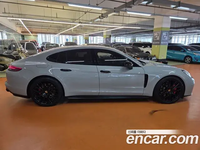 Porsche Panamera 2019 — ფოტო 3/15
