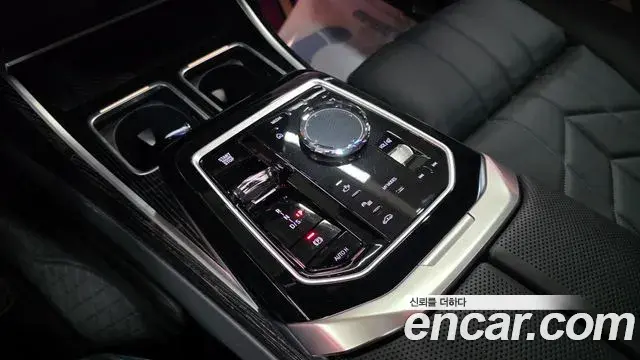 BMW 7 Series 2024 — ფოტო 14/20