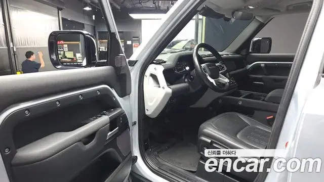 Land Rover Defender 2021 — Şəkil 8/31
