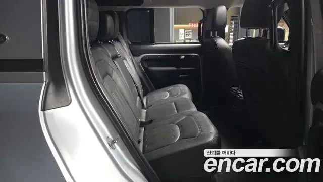 Land Rover Defender 2021 — Şəkil 30/31