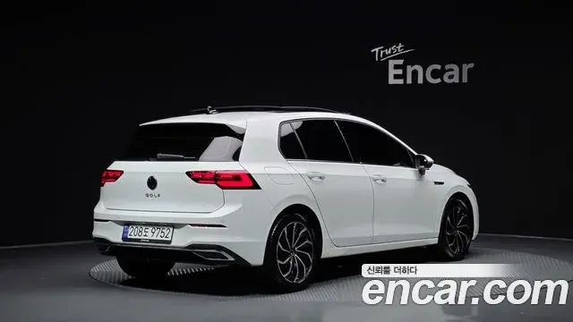 Volkswagen Golf 2024 — Photo 14/20