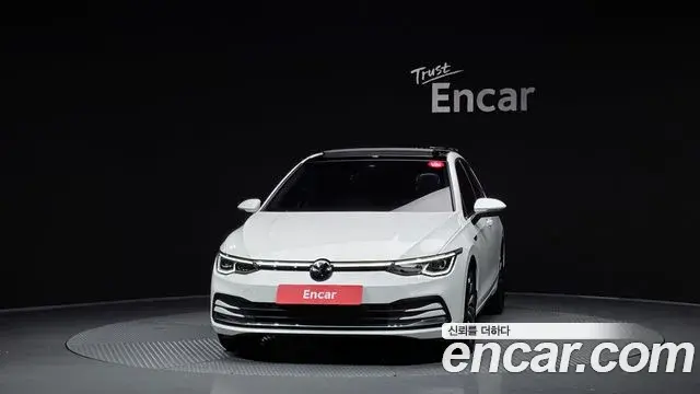 Volkswagen Golf 2024 — Photo 13/20