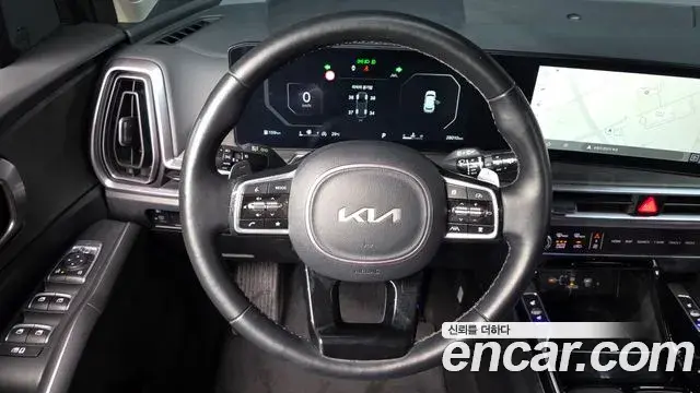 Kia Sorento 2023 — ფოტო 15/32