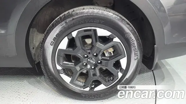 Kia Sorento 2023 — ფოტო 6/32