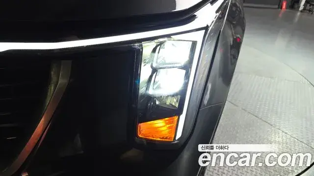Kia Sorento 2023 — ფოტო 25/32