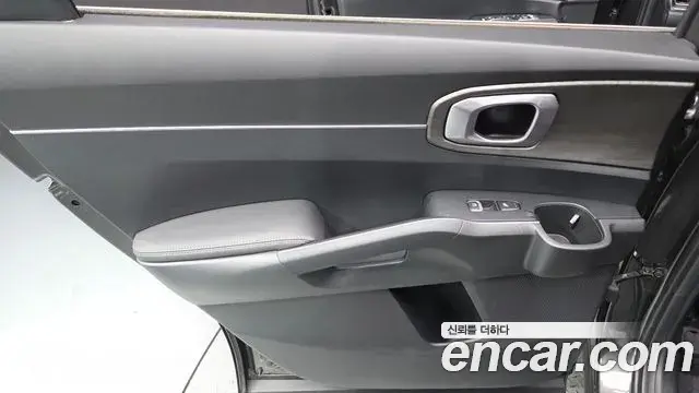 Kia Sorento 2023 — ფოტო 29/32