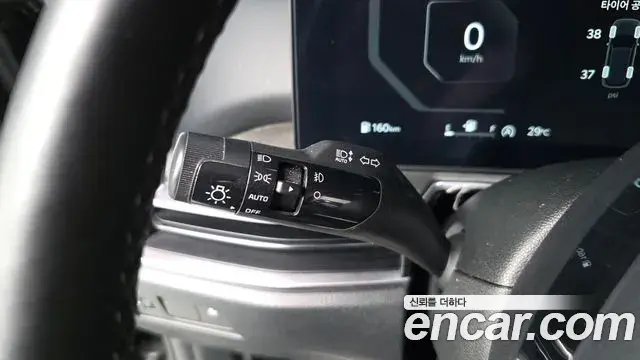 Kia Sorento 2023 — ფოტო 24/32