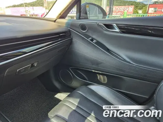 Genesis G80 2020 — ფოტო 18/20