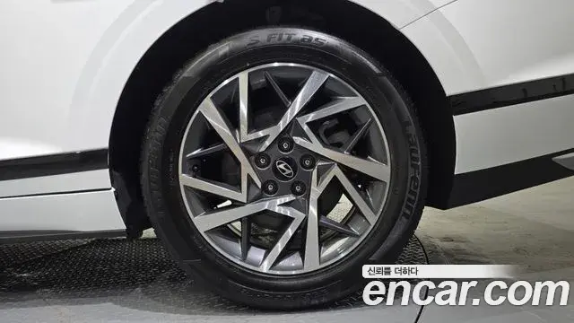 Hyundai Grandeur Hybrid 2023 — Photo 12/30