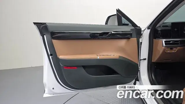 Hyundai Grandeur Hybrid 2023 — Photo 18/30