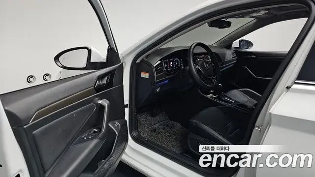Volkswagen Jetta 2021 — Şəkil 17/36