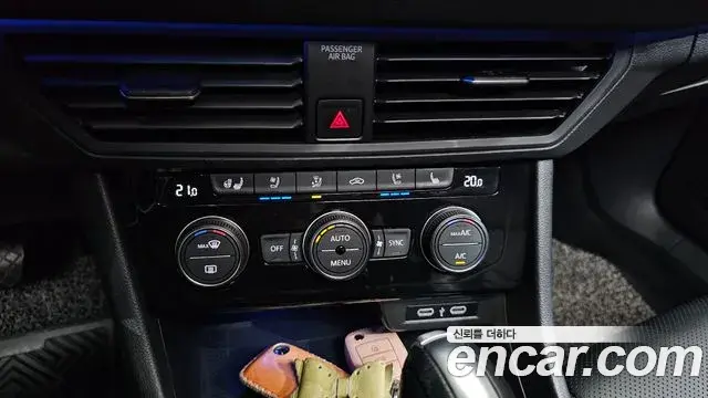 Volkswagen Jetta 2021 — Şəkil 25/36