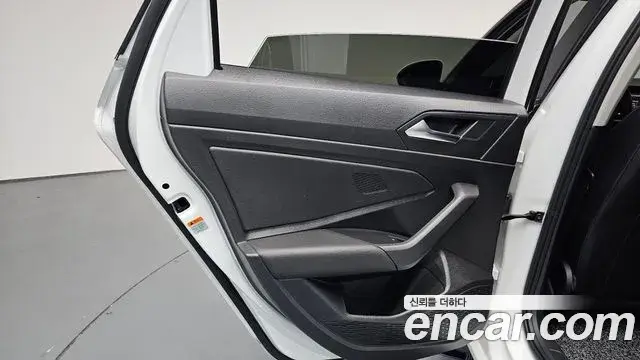 Volkswagen Jetta 2021 — Şəkil 19/36