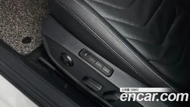 Volkswagen Jetta 2021 — Şəkil 28/36