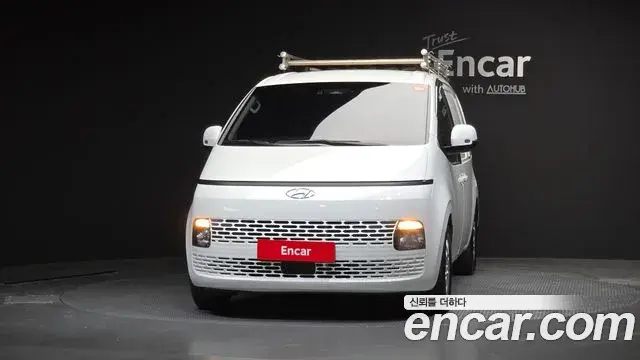 Hyundai Staria 2021 — Фото 3/20
