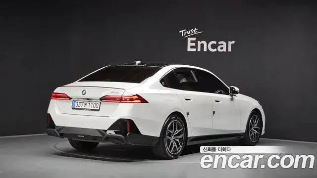 BMW 5 Series 2025 — Şəkil 30/37