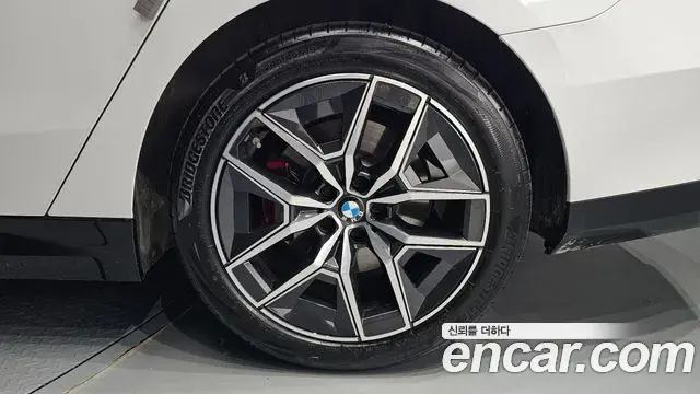 BMW 5 Series 2025 — Şəkil 17/37