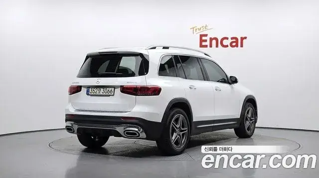 Mercedes-Benz GLB-Class 2021 — Фото 2/20