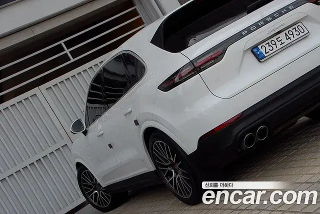 Porsche Cayenne 2023 — ფოტო 9/20