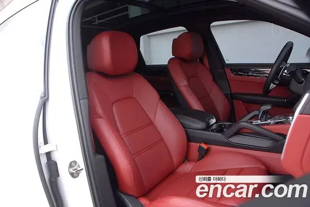 Porsche Cayenne 2023 — ფოტო 1/20