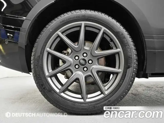 Land Rover Range Rover Velar 2025 — Photo 12/20