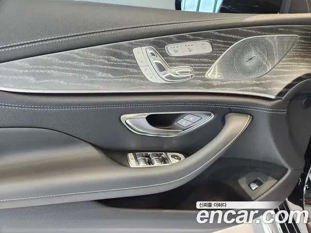 Mercedes-Benz AMG GT 2025 — Photo 9/20
