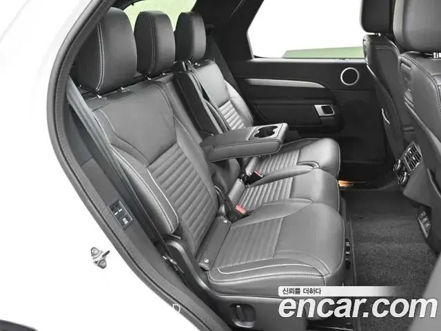 Land Rover Discovery 5 2024 — Фото 12/20