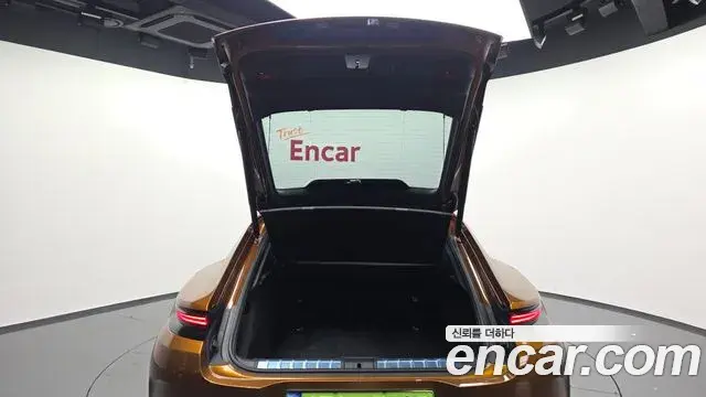 Porsche Panamera 2024 — Şəkil 9/20