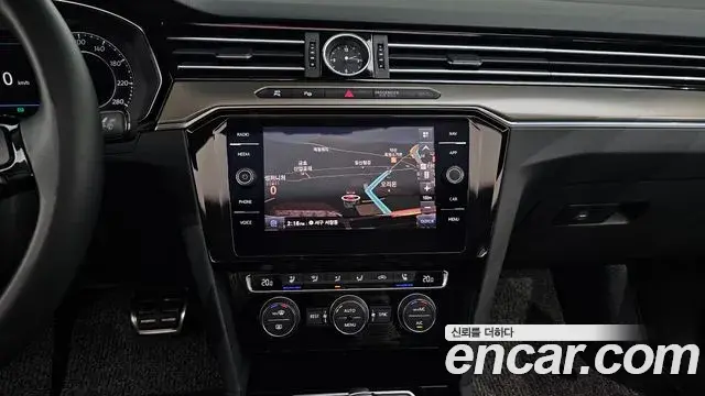 Volkswagen Arteon 2019 — Şəkil 15/20