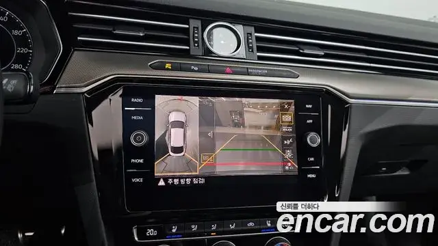 Volkswagen Arteon 2019 — Şəkil 12/20