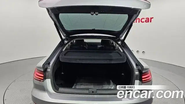 Volkswagen Arteon 2019 — Şəkil 8/20