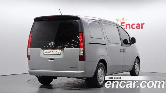 Hyundai Staria 2021 — Фото 2/20