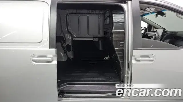 Hyundai Staria 2021 — Фото 19/20