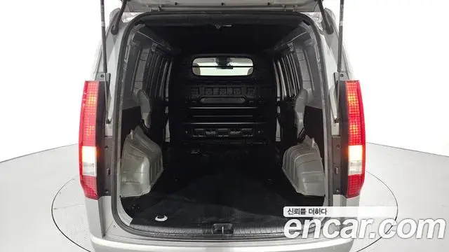 Hyundai Staria 2021 — Фото 20/20