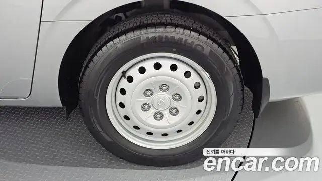 Hyundai Staria 2021 — Photo 9/31