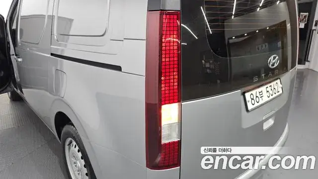 Hyundai Staria 2021 — Photo 29/31
