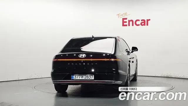 Hyundai Grandeur Hybrid 2023 — Şəkil 16/20