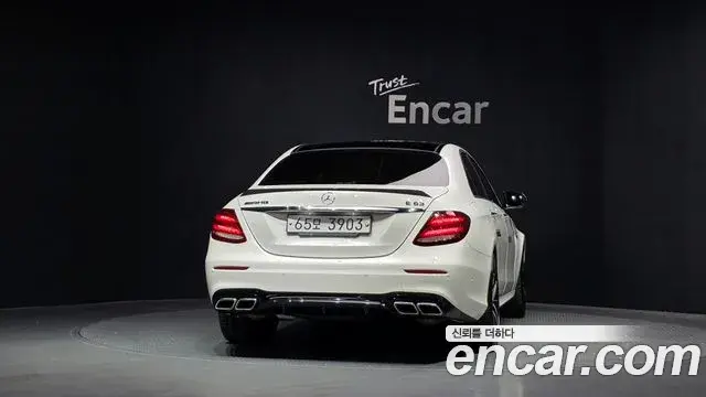 Mercedes-Benz E-Class 2018 — Фото 4/20