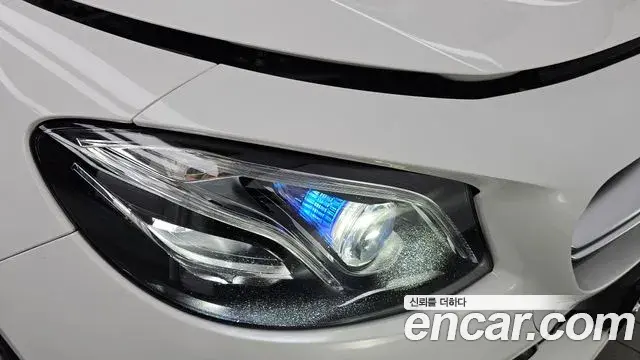 Mercedes-Benz E-Class 2018 — ფოტო 20/32