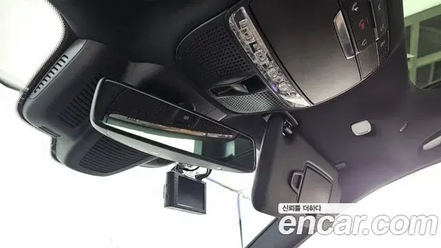 Mercedes-Benz E-Class 2018 — ფოტო 28/32