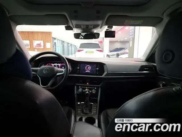 Volkswagen Jetta 2022 — Photo 2/18