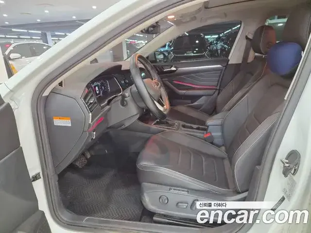 Volkswagen Jetta 2022 — Photo 3/18