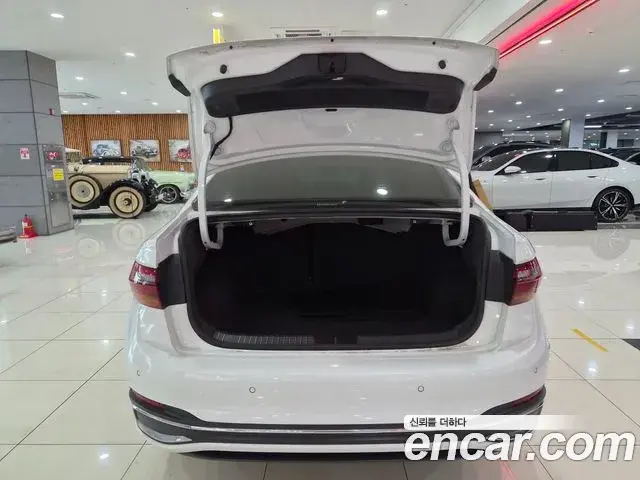 Volkswagen Jetta 2022 — Photo 13/18