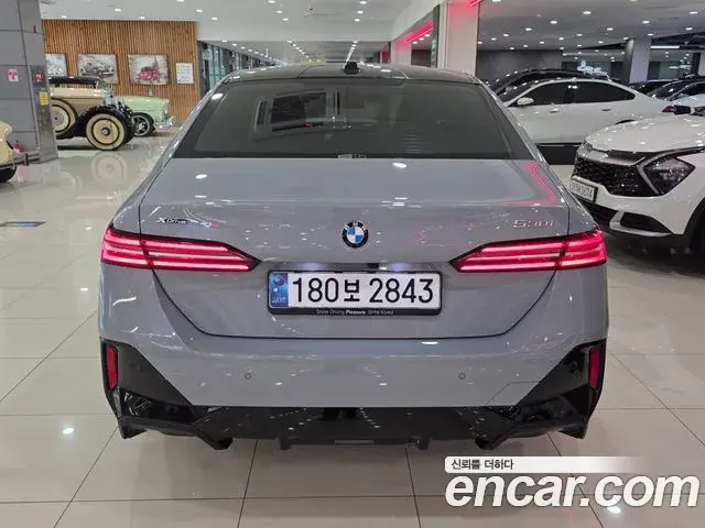 BMW 5 Series 2025 — Photo 13/17