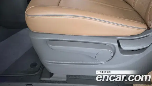 Hyundai Staria 2024 — ფოტო 27/38